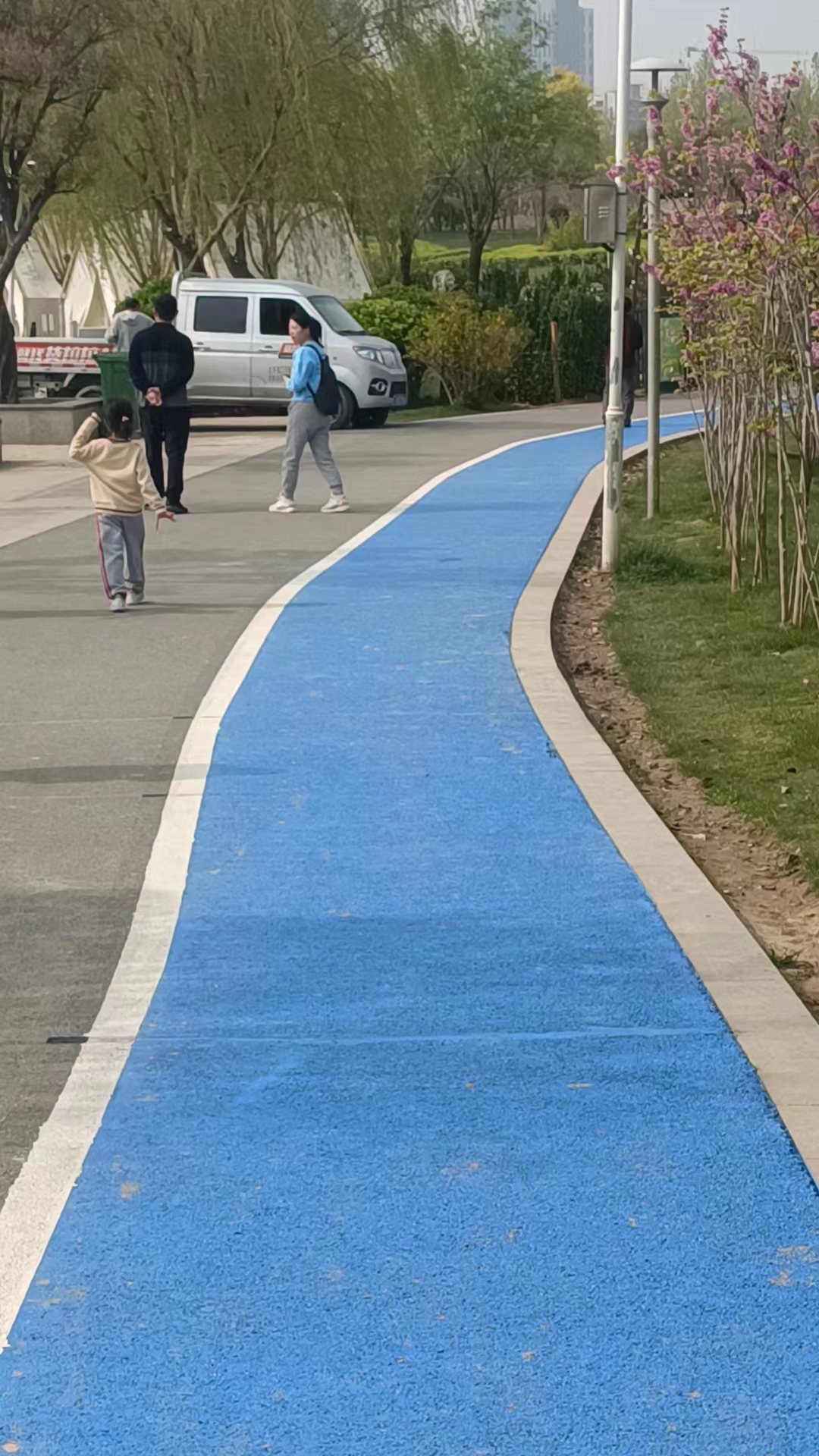 环湖彩色路面施工